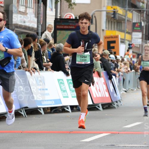 21.09.2025 - PSD Bank Halbmarathon Strokosch-Dieckow http://msf.ph/oto/8944808 21.09.2025 11:51:17 Ziel 1250, 1537, 2295, 2402, 2662, 2951 meine-sportfotos.de