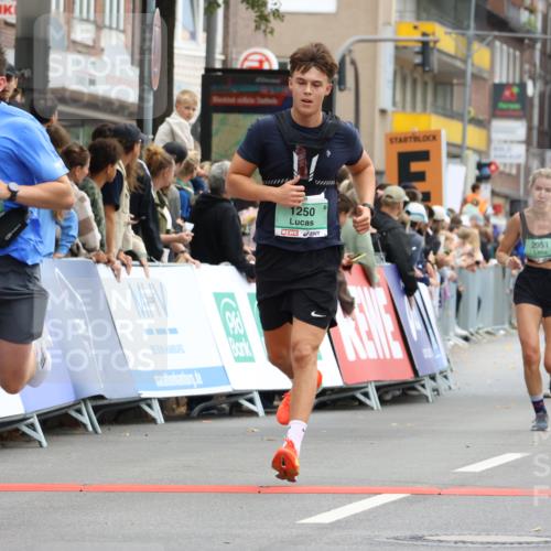 21.09.2025 - PSD Bank Halbmarathon Strokosch-Dieckow http://msf.ph/oto/8944809 21.09.2025 11:51:17 Ziel 1250, 1537, 2295, 2402, 2662, 2951 meine-sportfotos.de