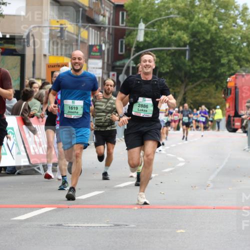 21.09.2025 - PSD Bank Halbmarathon Strokosch-Dieckow http://msf.ph/oto/8944848 21.09.2025 11:51:41 Ziel 1150, 1375, 1581, 1619, 2163, 2169, 2382, 2476, 2539, 2638, 2886, 2988 meine-sportfotos.de