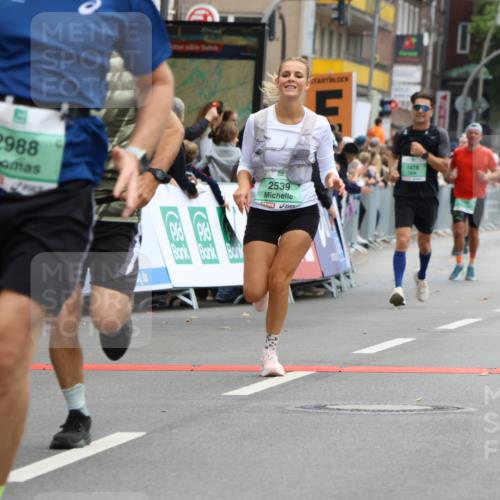 21.09.2025 - PSD Bank Halbmarathon Strokosch-Dieckow http://msf.ph/oto/8944863 21.09.2025 11:51:45 Ziel 1375, 1478, 1581, 1619, 2163, 2169, 2382, 2476, 2539, 2638, 2886, 2988 meine-sportfotos.de