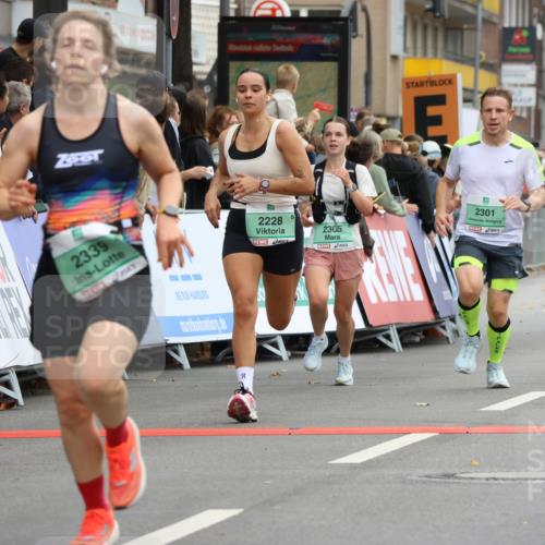 21.09.2025 - PSD Bank Halbmarathon Strokosch-Dieckow http://msf.ph/oto/8944946 21.09.2025 11:52:51 Ziel 1102, 1298, 2228, 2301, 2305, 2339 meine-sportfotos.de