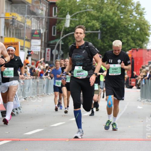21.09.2025 - PSD Bank Halbmarathon Strokosch-Dieckow http://msf.ph/oto/8944959 21.09.2025 11:52:59 Ziel 1102, 1297, 1298, 1647, 2228, 2301, 2305, 2339, 2404, 2515, 2757, 3967 meine-sportfotos.de