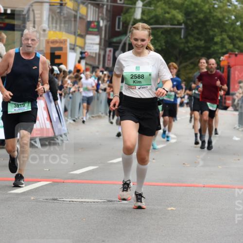 21.09.2025 - PSD Bank Halbmarathon Strokosch-Dieckow http://msf.ph/oto/8944981 21.09.2025 11:53:19 Ziel 1079, 1366, 1770, 2427, 2459, 2588, 2813, 2861, 2871, 2876, 3919, 4050 meine-sportfotos.de