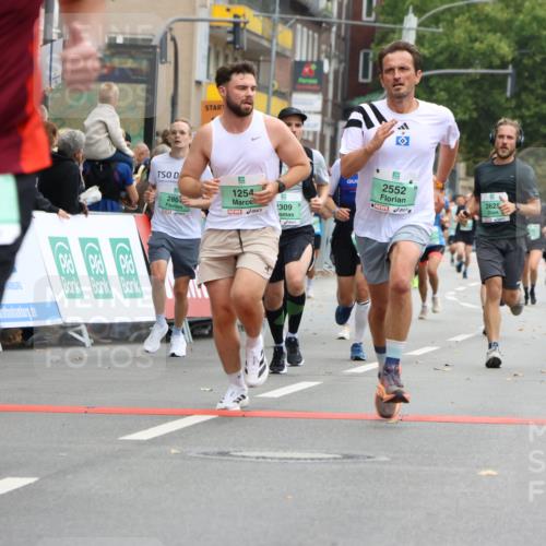 21.09.2025 - PSD Bank Halbmarathon Strokosch-Dieckow http://msf.ph/oto/8945000 21.09.2025 11:53:29 Ziel 1254, 1366, 1724, 1770, 2199, 2246, 2309, 2401, 2537, 2552, 2625, 2804, 2876, 2947, 3901, 3919, 4050 meine-sportfotos.de