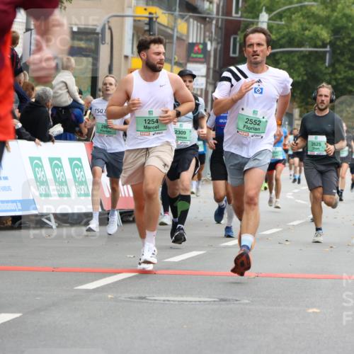 21.09.2025 - PSD Bank Halbmarathon Strokosch-Dieckow http://msf.ph/oto/8945001 21.09.2025 11:53:29 Ziel 1254, 1366, 1724, 1770, 2199, 2246, 2309, 2401, 2537, 2552, 2625, 2804, 2876, 2947, 3901, 3919, 4050 meine-sportfotos.de