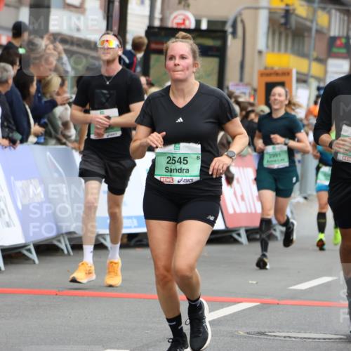 21.09.2025 - PSD Bank Halbmarathon Strokosch-Dieckow http://msf.ph/oto/8945013 21.09.2025 11:53:41 Ziel 1396, 1572, 1724, 1752, 2199, 2304, 2309, 2401, 2537, 2545, 2625, 2687, 2804, 2805, 2991, 3901, 3997 meine-sportfotos.de