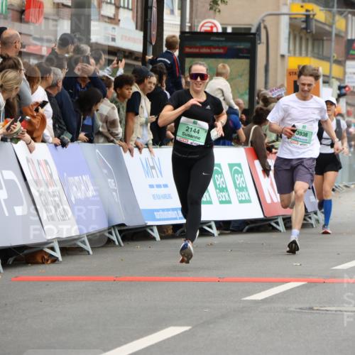 21.09.2025 - PSD Bank Halbmarathon Strokosch-Dieckow http://msf.ph/oto/8945032 21.09.2025 11:54:01 Ziel 2144, 2420, 2461, 2505, 2736, 2848, 2863, 3037, 3938 meine-sportfotos.de
