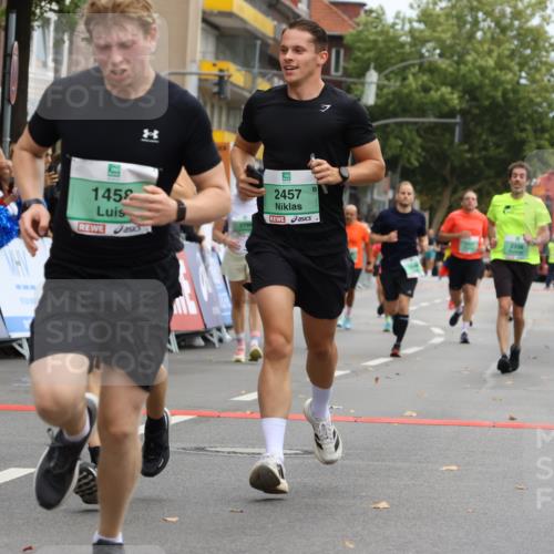 21.09.2025 - PSD Bank Halbmarathon Strokosch-Dieckow http://msf.ph/oto/8945079 21.09.2025 12:03:12 Ziel 1141, 1458, 1664, 2337, 2338, 2400, 2457, 2798, 2821, 3113, 3248, 3986 meine-sportfotos.de