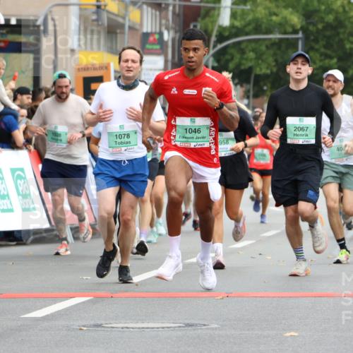 21.09.2025 - PSD Bank Halbmarathon Strokosch-Dieckow http://msf.ph/oto/8945171 21.09.2025 11:55:03 Ziel 1046, 1078, 1528, 2067, 2160, 2275, 2348, 2364, 2500, 2568, 2646, 3270, 3295, 3958, 3968, 4033 meine-sportfotos.de