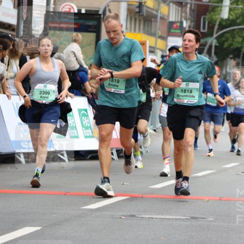 21.09.2025 - PSD Bank Halbmarathon Strokosch-Dieckow http://msf.ph/oto/8945220 21.09.2025 11:55:41 Ziel 1124, 1134, 1818, 1819, 2210, 2273, 2399, 2587, 2642, 2673, 2680, 2862, 3959 meine-sportfotos.de