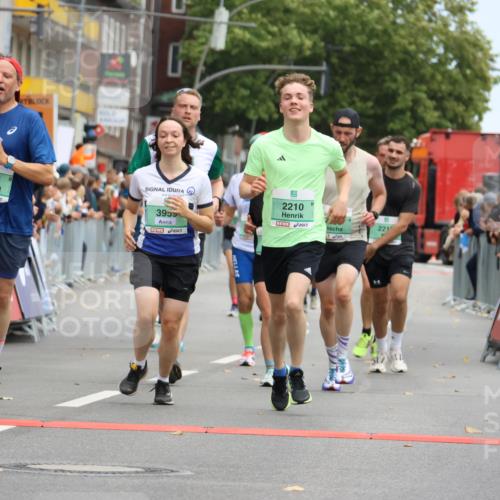 21.09.2025 - PSD Bank Halbmarathon Strokosch-Dieckow http://msf.ph/oto/8945232 21.09.2025 11:55:46 Ziel 1124, 1134, 1273, 1536, 1568, 1818, 1819, 2210, 2218, 2273, 2399, 2456, 2488, 2587, 2636, 2642, 2901, 3166, 3959 meine-sportfotos.de