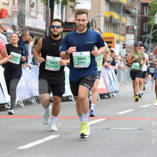 21.09.2025 - PSD Bank Halbmarathon Strokosch-Dieckow http://msf.ph/oto/8945269 21.09.2025 12:04:26 Ziel 1398, 1515, 1853, 2556, 2585, 2854, 2960, 3010, 3039, 3056, 3072, 3162, 3336, 3355, 3512, 3607 meine-sportfotos.de