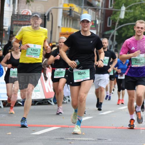 21.09.2025 - PSD Bank Halbmarathon Strokosch-Dieckow http://msf.ph/oto/8945404 21.09.2025 12:05:16 Ziel 1043, 1171, 1218, 1219, 1253, 1255, 1387, 2097, 2618, 3262, 3267, 4021, 4045 meine-sportfotos.de