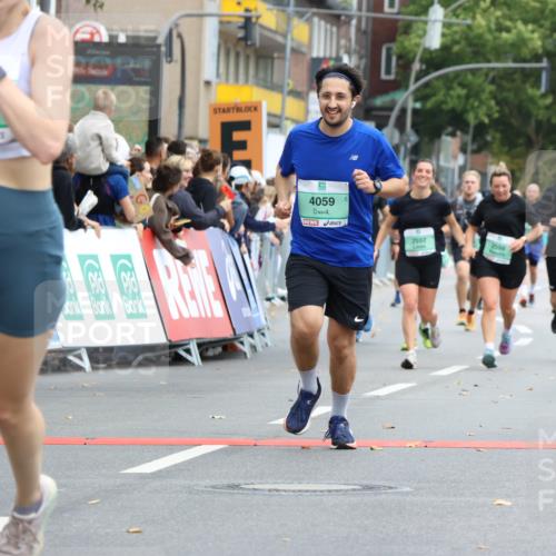 21.09.2025 - PSD Bank Halbmarathon Strokosch-Dieckow http://msf.ph/oto/8945444 21.09.2025 11:57:18 Ziel 1223, 1337, 1746, 2277, 2465, 2592, 2598, 2649, 3110, 4025, 4059 meine-sportfotos.de