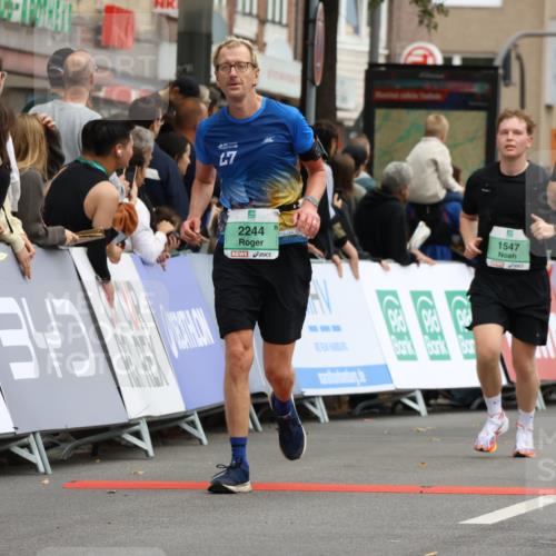 21.09.2025 - PSD Bank Halbmarathon Strokosch-Dieckow http://msf.ph/oto/8945495 21.09.2025 11:57:34 Ziel 1223, 1397, 1547, 1693, 2244, 2319, 2379, 2756, 2775, 3945, 4061 meine-sportfotos.de