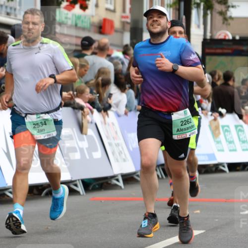 21.09.2025 - PSD Bank Halbmarathon Strokosch-Dieckow http://msf.ph/oto/8945496 21.09.2025 12:05:41 Ziel 1485, 1538, 2075, 2262, 2475, 2534, 2963, 3251, 4020, 4022 meine-sportfotos.de