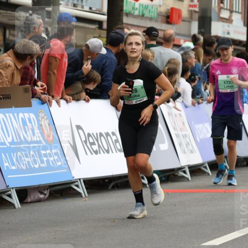 21.09.2025 - PSD Bank Halbmarathon Strokosch-Dieckow http://msf.ph/oto/8945525 21.09.2025 12:05:53 Ziel 1726, 1727, 2446, 2580, 3234, 3428, 3653 meine-sportfotos.de