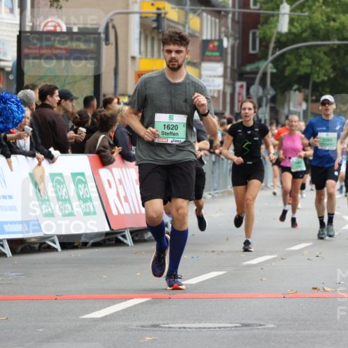 21.09.2025 - PSD Bank Halbmarathon Strokosch-Dieckow http://msf.ph/oto/8945534 21.09.2025 12:05:59 Ziel 1432, 1620, 1726, 1727, 2013, 2446, 2580, 3236, 3292, 3428, 3653 meine-sportfotos.de