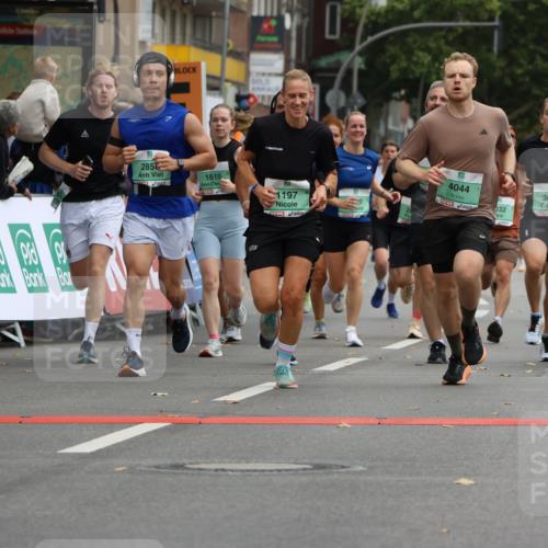 21.09.2025 - PSD Bank Halbmarathon Strokosch-Dieckow http://msf.ph/oto/8945581 21.09.2025 11:58:25 Ziel 1197, 1275, 1276, 1322, 1610, 1611, 2289, 2324, 2343, 2622, 2637, 2826, 2832, 2858, 2961, 3032, 3092, 3099, 3170, 3314, 3960, 4044 meine-sportfotos.de