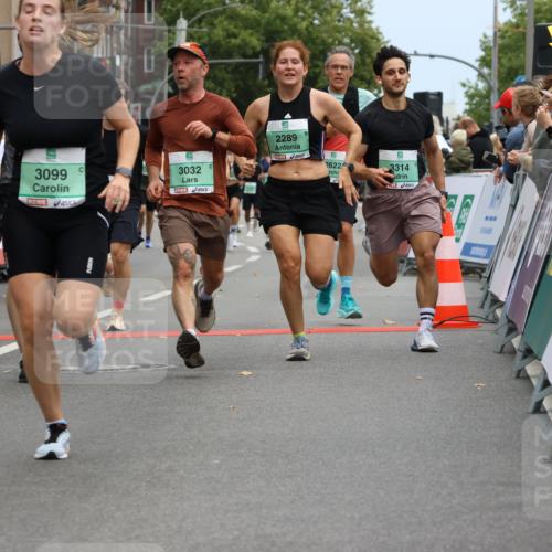 21.09.2025 - PSD Bank Halbmarathon Strokosch-Dieckow http://msf.ph/oto/8945601 21.09.2025 11:58:30 Ziel 1197, 1275, 1276, 1610, 2289, 2324, 2343, 2482, 2622, 2637, 2826, 2832, 2858, 2961, 3032, 3092, 3099, 3170, 3314, 3960, 4044 meine-sportfotos.de