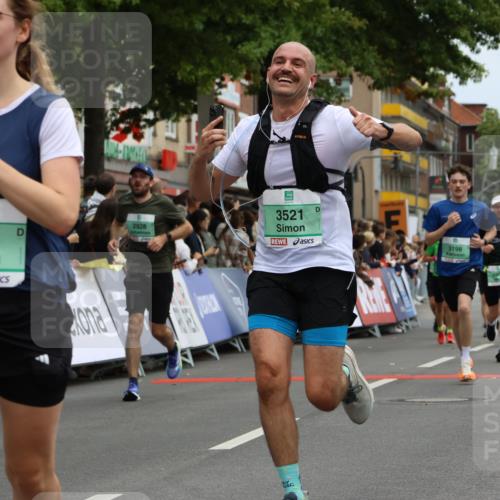 21.09.2025 - PSD Bank Halbmarathon Strokosch-Dieckow http://msf.ph/oto/8945629 21.09.2025 11:58:42 Ziel 1107, 1122, 1128, 1338, 1521, 1532, 2306, 2371, 2482, 2543, 2660, 2870, 2928, 3198, 3301, 3356, 3521, 3936 meine-sportfotos.de