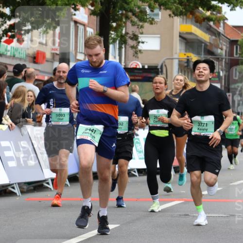 21.09.2025 - PSD Bank Halbmarathon Strokosch-Dieckow http://msf.ph/oto/8945671 21.09.2025 11:58:59 Ziel 1064, 1092, 1093, 1258, 1531, 2332, 2344, 2436, 2441, 2540, 2582, 2590, 2594, 2604, 2641, 2664, 3542, 3771 meine-sportfotos.de