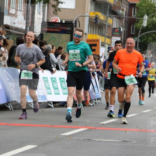 21.09.2025 - PSD Bank Halbmarathon Strokosch-Dieckow http://msf.ph/oto/8945729 21.09.2025 11:59:22 Ziel 1196, 1609, 1648, 2186, 2241, 2248, 2325, 2328, 2484, 2533, 2581, 2602, 2610, 2718, 2785, 2794, 2915, 3962 meine-sportfotos.de