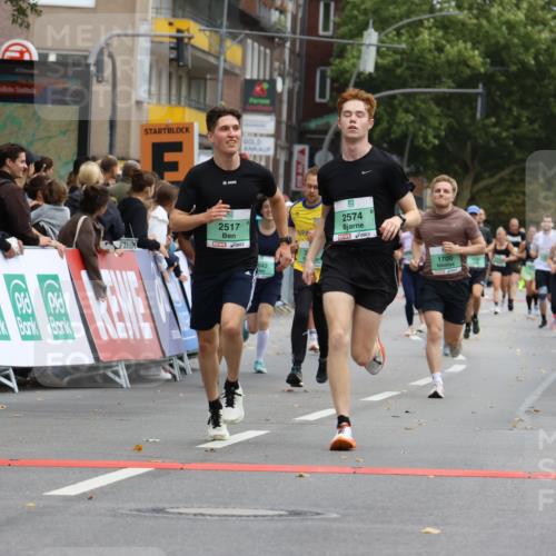 21.09.2025 - PSD Bank Halbmarathon Strokosch-Dieckow http://msf.ph/oto/8945749 21.09.2025 11:59:28 Ziel 1196, 1609, 1700, 2241, 2248, 2325, 2517, 2558, 2574, 2581, 2645, 2794, 2915, 3217, 3962 meine-sportfotos.de
