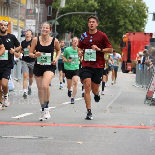 21.09.2025 - PSD Bank Halbmarathon Strokosch-Dieckow http://msf.ph/oto/8945816 21.09.2025 11:59:51 Ziel 1075, 1481, 1741, 1948, 2490, 2530, 2721, 2782, 2918, 2929, 3048, 3094, 3152, 3990, 4034, 4042, 4049 meine-sportfotos.de