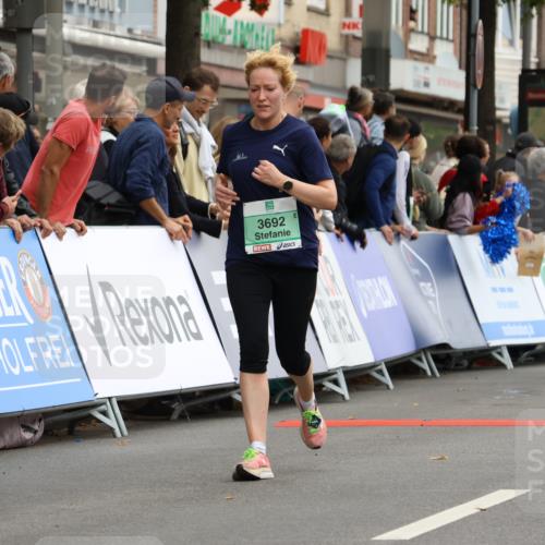 21.09.2025 - PSD Bank Halbmarathon Strokosch-Dieckow http://msf.ph/oto/8945825 21.09.2025 12:07:19 Ziel 1686, 2671, 2694, 2864, 2942, 3065, 3393, 3692 meine-sportfotos.de