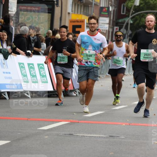 21.09.2025 - PSD Bank Halbmarathon Strokosch-Dieckow http://msf.ph/oto/8945858 21.09.2025 12:00:06 Ziel 1104, 1162, 1481, 1934, 2255, 2314, 2490, 2529, 2538, 2640, 2648, 2769, 2801, 3094, 3738, 3906 meine-sportfotos.de