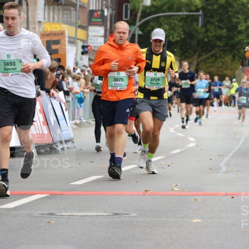 21.09.2025 - PSD Bank Halbmarathon Strokosch-Dieckow http://msf.ph/oto/8945901 21.09.2025 12:07:41 Ziel 2493, 2956, 3729, 3746, 3910, 3948, 3975 meine-sportfotos.de