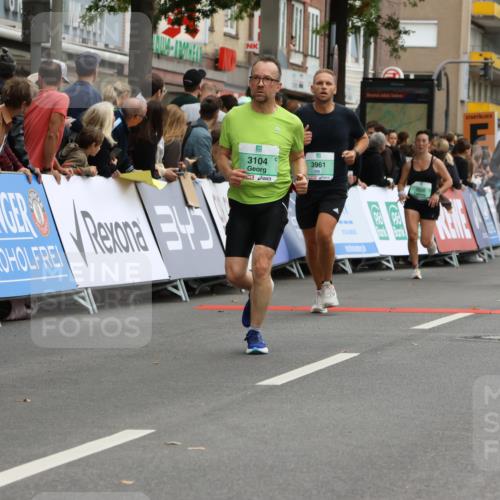 21.09.2025 - PSD Bank Halbmarathon Strokosch-Dieckow http://msf.ph/oto/8945904 21.09.2025 12:00:31 Ziel 1034, 1159, 2317, 2473, 2697, 2699, 2723, 2744, 2762, 3026, 3046, 3104, 3603, 3677, 3957, 3961, 3984 meine-sportfotos.de