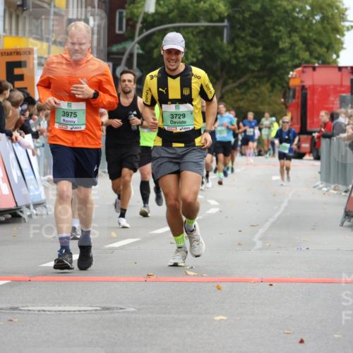 21.09.2025 - PSD Bank Halbmarathon Strokosch-Dieckow http://msf.ph/oto/8945905 21.09.2025 12:07:42 Ziel 2493, 2956, 3396, 3729, 3746, 3910, 3948, 3975 meine-sportfotos.de