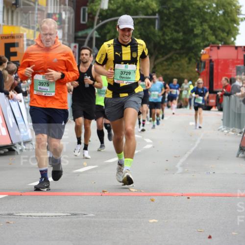 21.09.2025 - PSD Bank Halbmarathon Strokosch-Dieckow http://msf.ph/oto/8945909 21.09.2025 12:07:42 Ziel 2493, 2956, 3396, 3729, 3746, 3910, 3948, 3975 meine-sportfotos.de