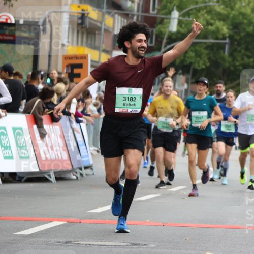 21.09.2025 - PSD Bank Halbmarathon Strokosch-Dieckow http://msf.ph/oto/8946013 21.09.2025 12:01:11 Ziel 1357, 1711, 1764, 2093, 2498, 2597, 2661, 2683, 2733, 2978, 3083, 3098, 3182, 3186, 3956 meine-sportfotos.de