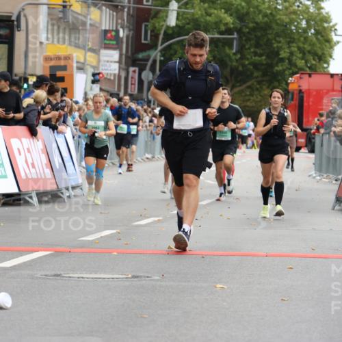 21.09.2025 - PSD Bank Halbmarathon Strokosch-Dieckow http://msf.ph/oto/8946051 21.09.2025 12:08:46 Ziel 1267, 1268, 1442, 2575, 3223, 3261, 3273, 3274, 3414, 3506, 3794, 3983 meine-sportfotos.de