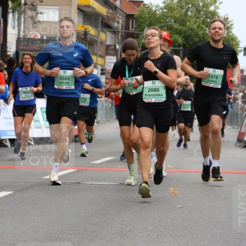 21.09.2025 - PSD Bank Halbmarathon Strokosch-Dieckow http://msf.ph/oto/8946052 21.09.2025 12:01:27 Ziel 1261, 1373, 1376, 1395, 1400, 1585, 1789, 2367, 2495, 2686, 2730, 2751, 2766, 2943, 2978, 3011, 3053, 3186, 3187, 3352, 3565, 3951, 3964, 3973, 4038 meine-sportfotos.de