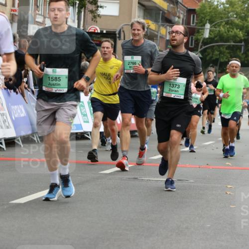 21.09.2025 - PSD Bank Halbmarathon Strokosch-Dieckow http://msf.ph/oto/8946066 21.09.2025 12:01:33 Ziel 1201, 1261, 1373, 1376, 1395, 1400, 1585, 1789, 2345, 2346, 2367, 2384, 2418, 2495, 2686, 2710, 2730, 2753, 2766, 2819, 2943, 3011, 3053, 3132, 3187, 3352, 3406, 3565, 3951, 3952, 3973 meine-sportfotos.de