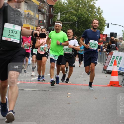 21.09.2025 - PSD Bank Halbmarathon Strokosch-Dieckow http://msf.ph/oto/8946071 21.09.2025 12:01:34 Ziel 1201, 1261, 1373, 1376, 1395, 1400, 1585, 1789, 2345, 2346, 2367, 2384, 2418, 2495, 2686, 2710, 2730, 2753, 2766, 2819, 2943, 2944, 3081, 3132, 3352, 3406, 3565, 3951, 3952, 3973 meine-sportfotos.de