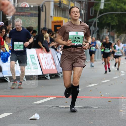 21.09.2025 - PSD Bank Halbmarathon Strokosch-Dieckow http://msf.ph/oto/8946104 21.09.2025 12:09:02 Ziel 1080, 1267, 1268, 1729, 1730, 1954, 2643, 3127, 3176, 3378, 3392, 3983 meine-sportfotos.de