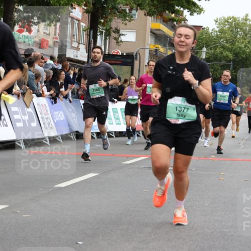 21.09.2025 - PSD Bank Halbmarathon Strokosch-Dieckow http://msf.ph/oto/8946116 21.09.2025 12:01:51 Ziel 1249, 1323, 1377, 1713, 1714, 1790, 1929, 2284, 2353, 2464, 2474, 2514, 2563, 2720, 2738, 2741, 2924, 2938, 2992, 3067, 3180, 3395, 3814 meine-sportfotos.de