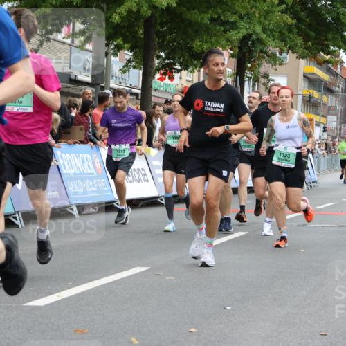 21.09.2025 - PSD Bank Halbmarathon Strokosch-Dieckow http://msf.ph/oto/8946133 21.09.2025 12:01:56 Ziel 1084, 1323, 1377, 1713, 1714, 1790, 1929, 2464, 2514, 2563, 2738, 2741, 2922, 2924, 2938, 3157, 3180, 3395, 3814, 3940 meine-sportfotos.de