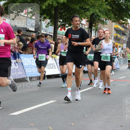 21.09.2025 - PSD Bank Halbmarathon Strokosch-Dieckow http://msf.ph/oto/8946137 21.09.2025 12:01:56 Ziel 1084, 1323, 1377, 1713, 1714, 1790, 1929, 2464, 2514, 2563, 2738, 2741, 2922, 2924, 2938, 3157, 3180, 3395, 3814, 3940 meine-sportfotos.de