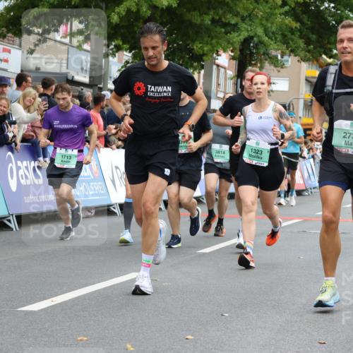 21.09.2025 - PSD Bank Halbmarathon Strokosch-Dieckow http://msf.ph/oto/8946140 21.09.2025 12:01:56 Ziel 1084, 1323, 1377, 1713, 1714, 1790, 1929, 2464, 2514, 2563, 2738, 2741, 2922, 2924, 2938, 3157, 3180, 3395, 3814, 3940 meine-sportfotos.de