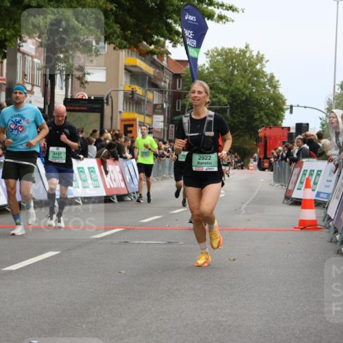 21.09.2025 - PSD Bank Halbmarathon Strokosch-Dieckow http://msf.ph/oto/8946147 21.09.2025 12:02:00 Ziel 1084, 1323, 1713, 1714, 1790, 1929, 2464, 2738, 2741, 2922, 2966, 3020, 3157, 3180, 3395, 3814, 3940 meine-sportfotos.de