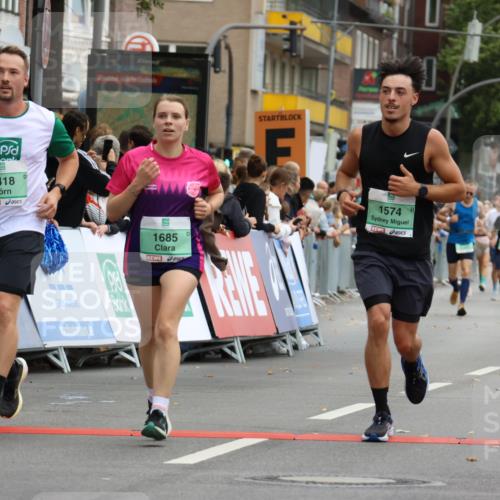 21.09.2025 - PSD Bank Halbmarathon Strokosch-Dieckow http://msf.ph/oto/8946264 21.09.2025 12:02:50 Ziel 1574, 1685, 2448, 3071, 3114, 3130, 3299, 3418 meine-sportfotos.de