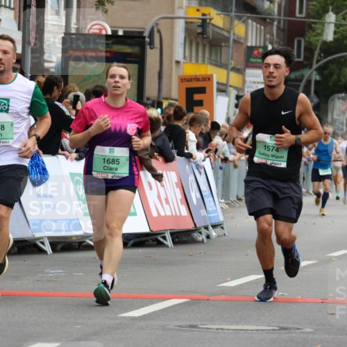 21.09.2025 - PSD Bank Halbmarathon Strokosch-Dieckow http://msf.ph/oto/8946266 21.09.2025 12:02:50 Ziel 1574, 1685, 2448, 3071, 3114, 3130, 3299, 3418 meine-sportfotos.de