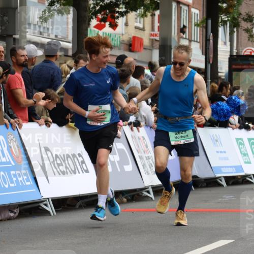 21.09.2025 - PSD Bank Halbmarathon Strokosch-Dieckow http://msf.ph/oto/8946272 21.09.2025 12:03:02 Ziel 1664, 2629, 3113, 3965, 3986 meine-sportfotos.de