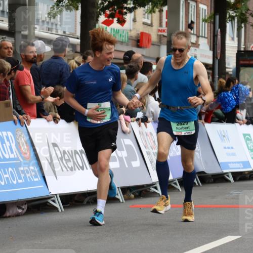 21.09.2025 - PSD Bank Halbmarathon Strokosch-Dieckow http://msf.ph/oto/8946274 21.09.2025 12:03:02 Ziel 1664, 2629, 3113, 3965, 3986 meine-sportfotos.de
